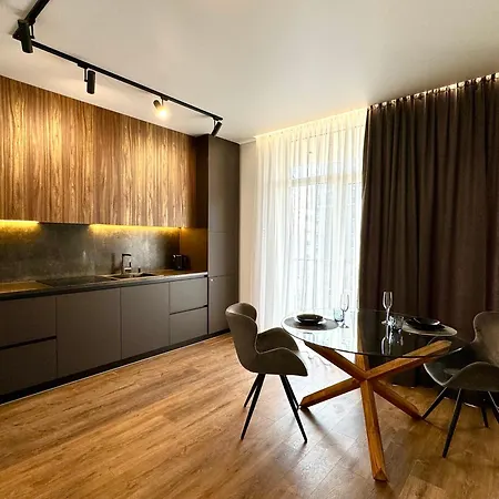 Apartment Crystal & Parkland