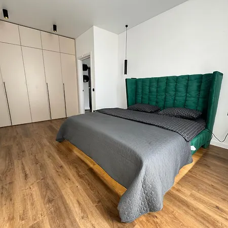 Apartment Crystal L