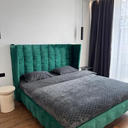 Crystal & Parkland Apartment