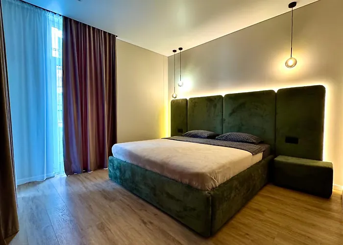 Crystal L Daire Ujgorod